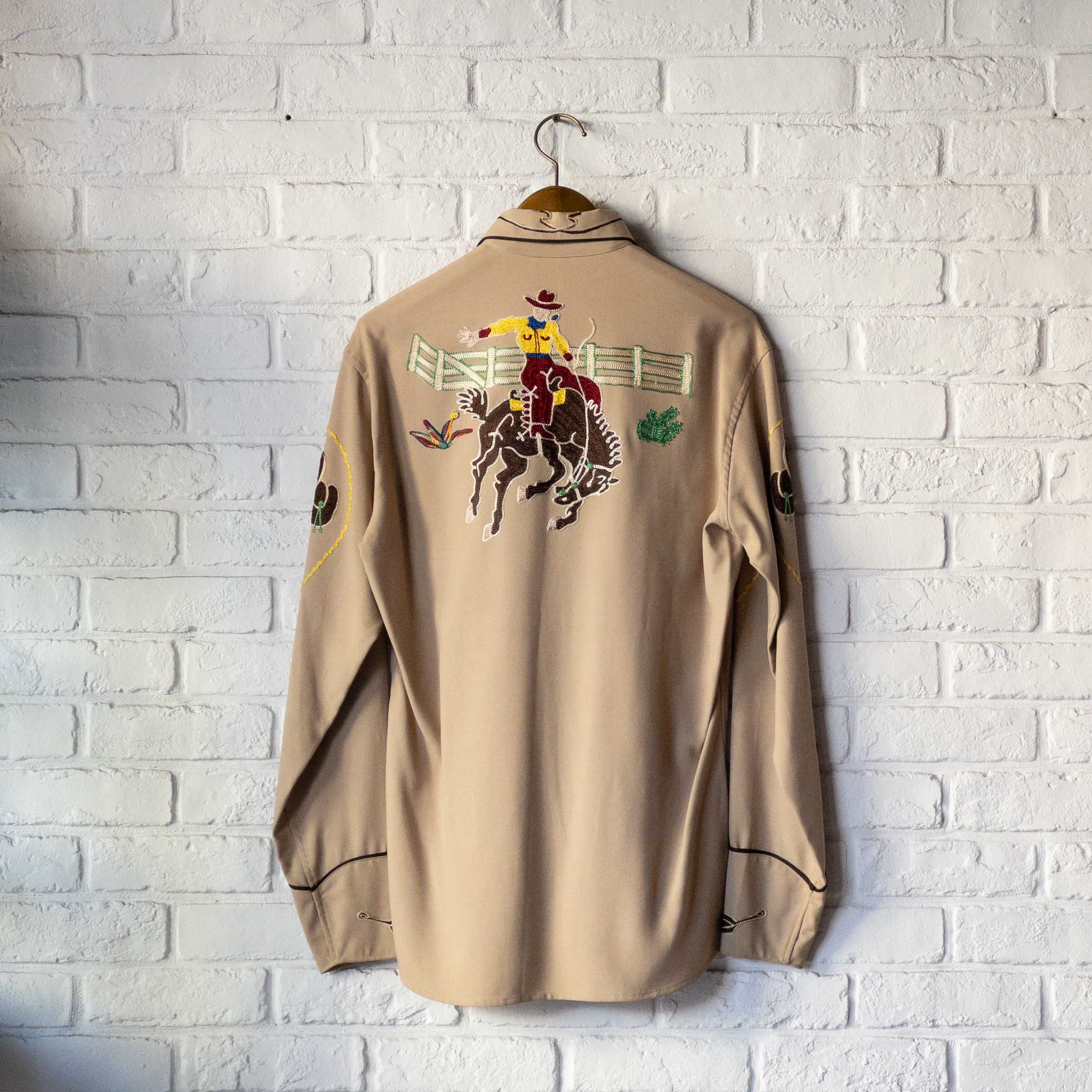 Back of the Ring & Brewer-labelled shirt