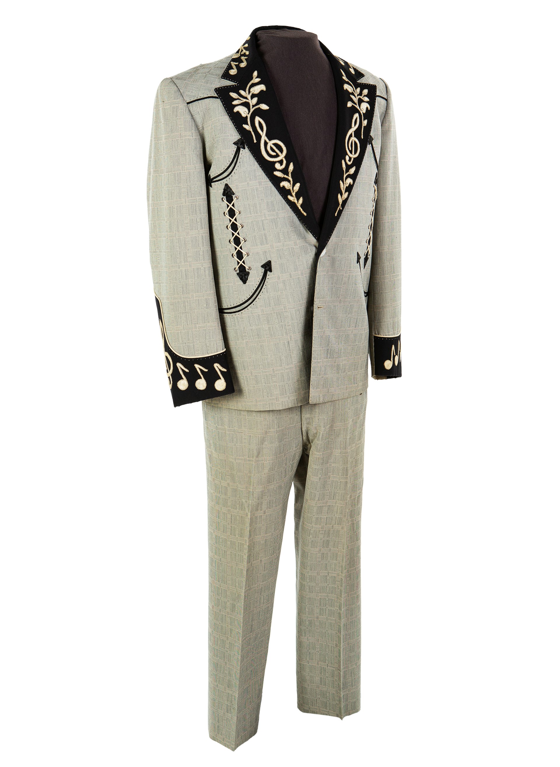 Skeets Yaney suit attributed to Rodeo Ben in the Country Music Hall of Fame exhibition.