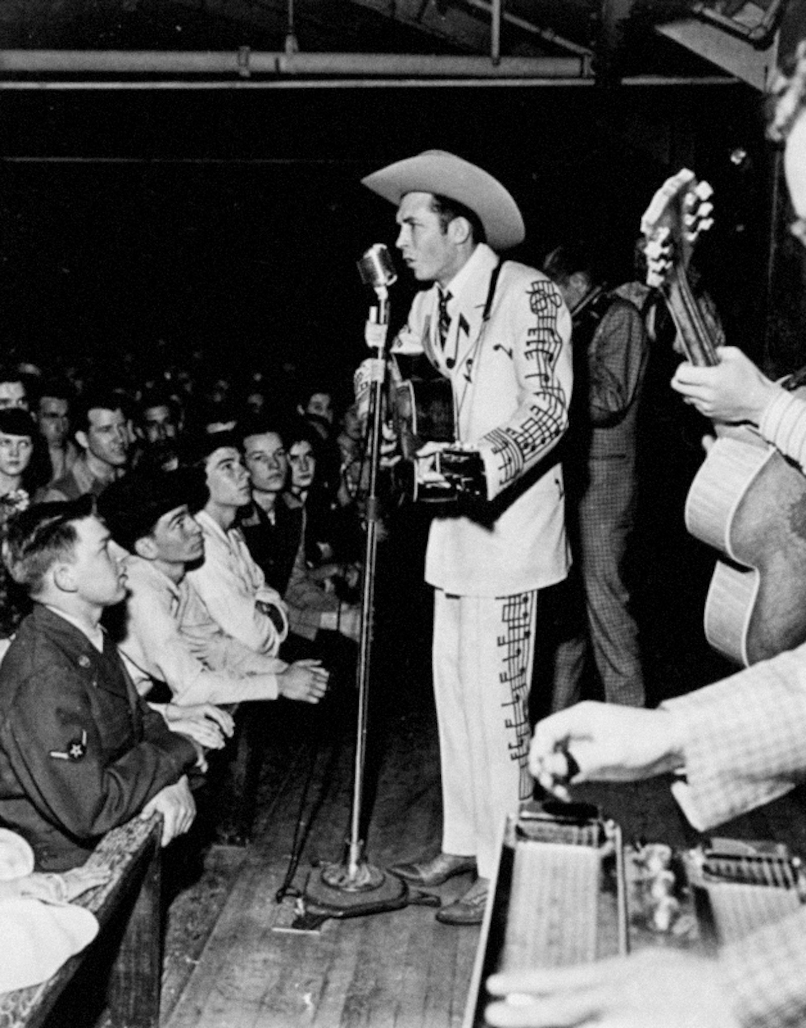 Hank Williams in his musical-note suit · c. 1952