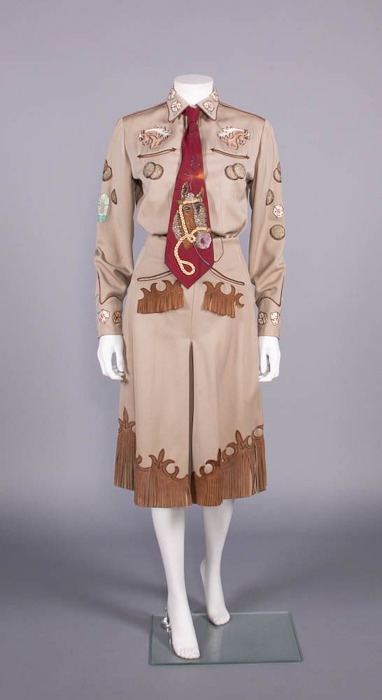Walking Box Brand culotte outfit, auction front view