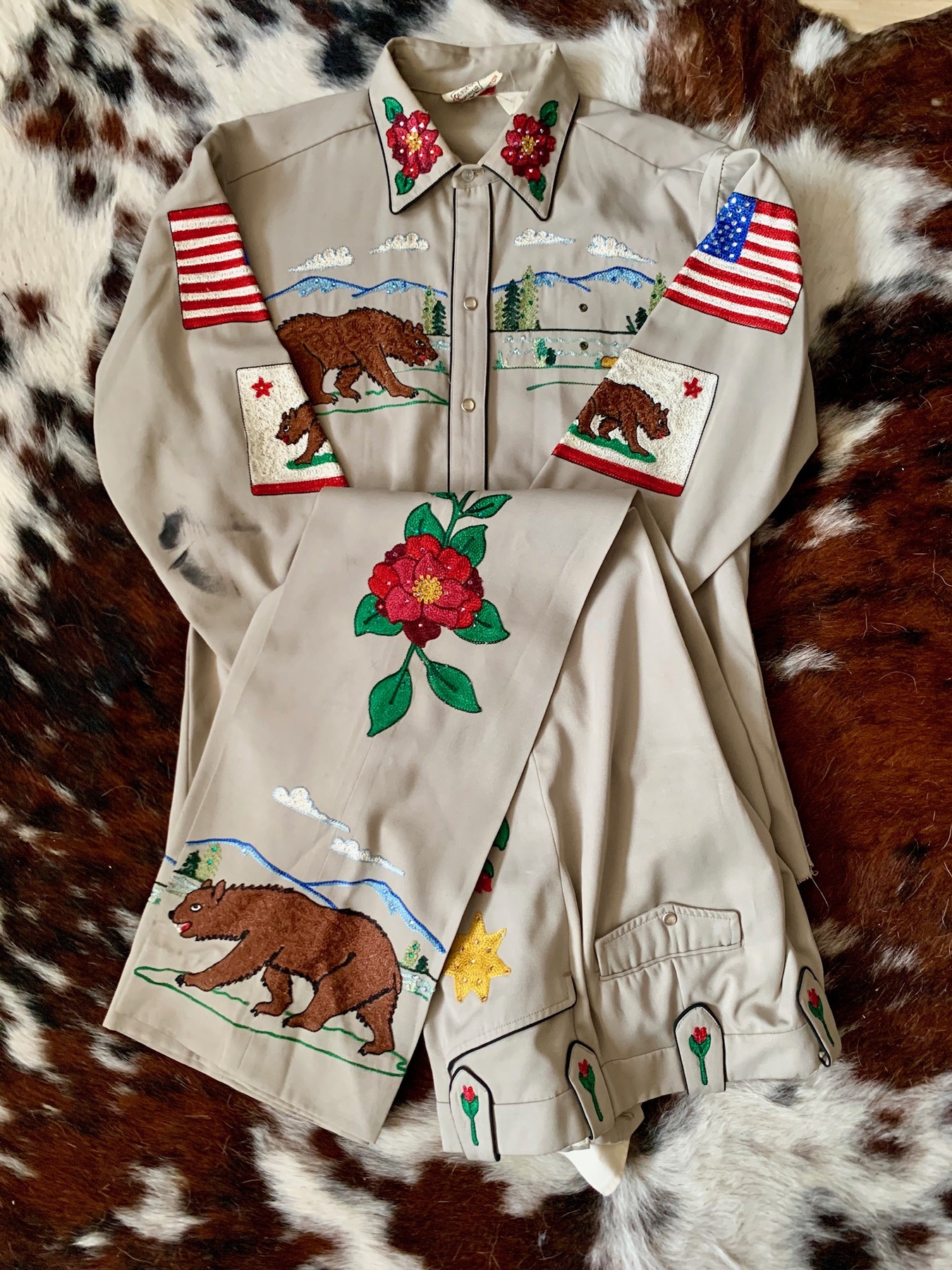 California in embroidery — Front