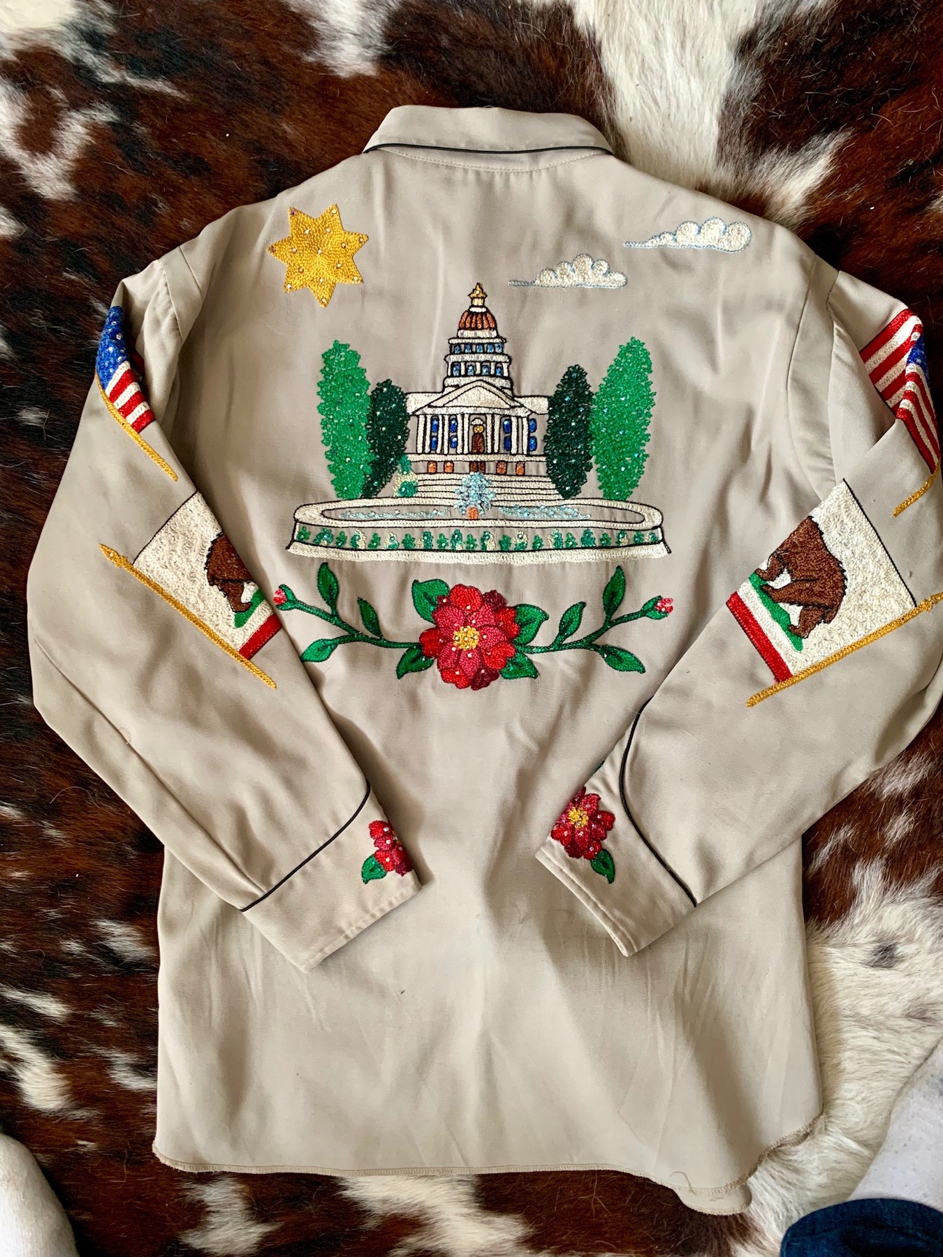 California in embroidery — Reverse